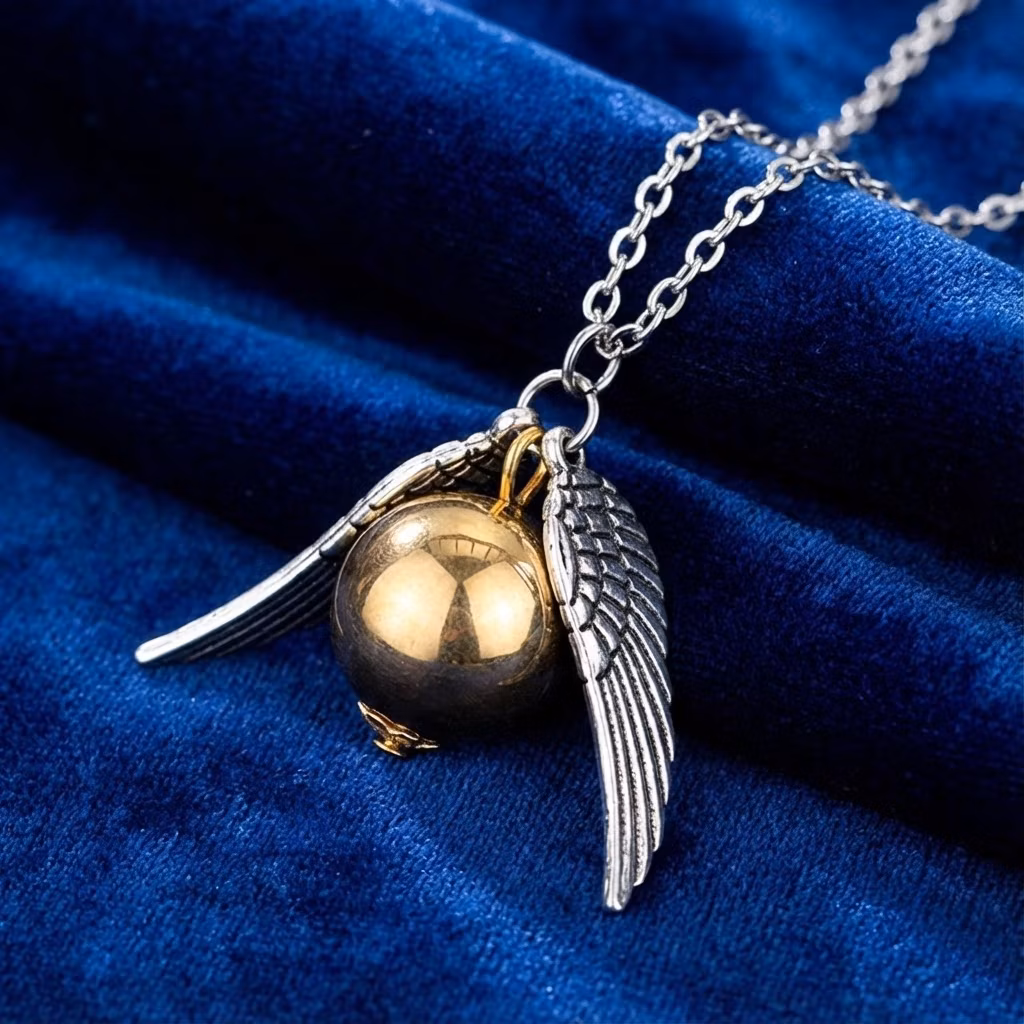 Colar Pomo de Ouro com Asas